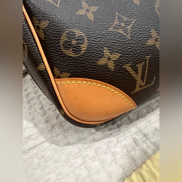 Louis Vuitton Travel Bag - Picture 2 of 11